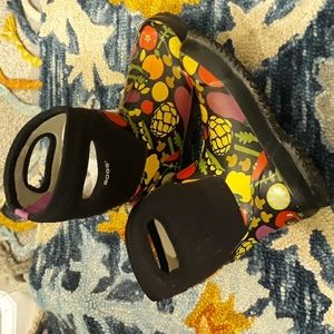 Bogs Classic - Retired Vegetable Garden Print - Mid Height